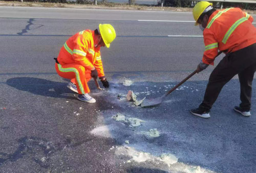 金波乡公路下沉注浆加固